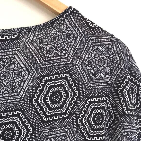 LulaRoe hi-low top size XXS black and white. EUC - Picture 4 of 6